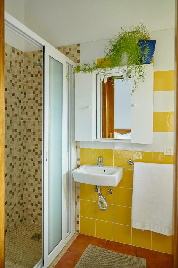 Villa Nueva Mala Екстериор снимка